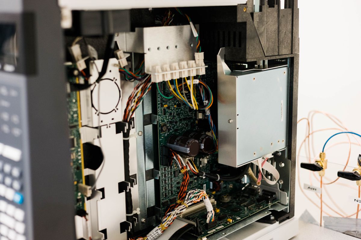 The inside of a refurbished Agilent GC machine.